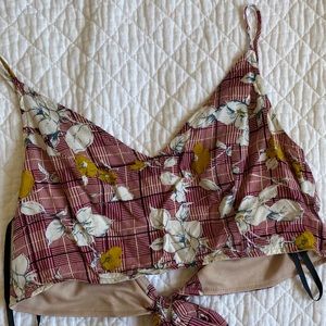 Floral cropped tie in back crop top